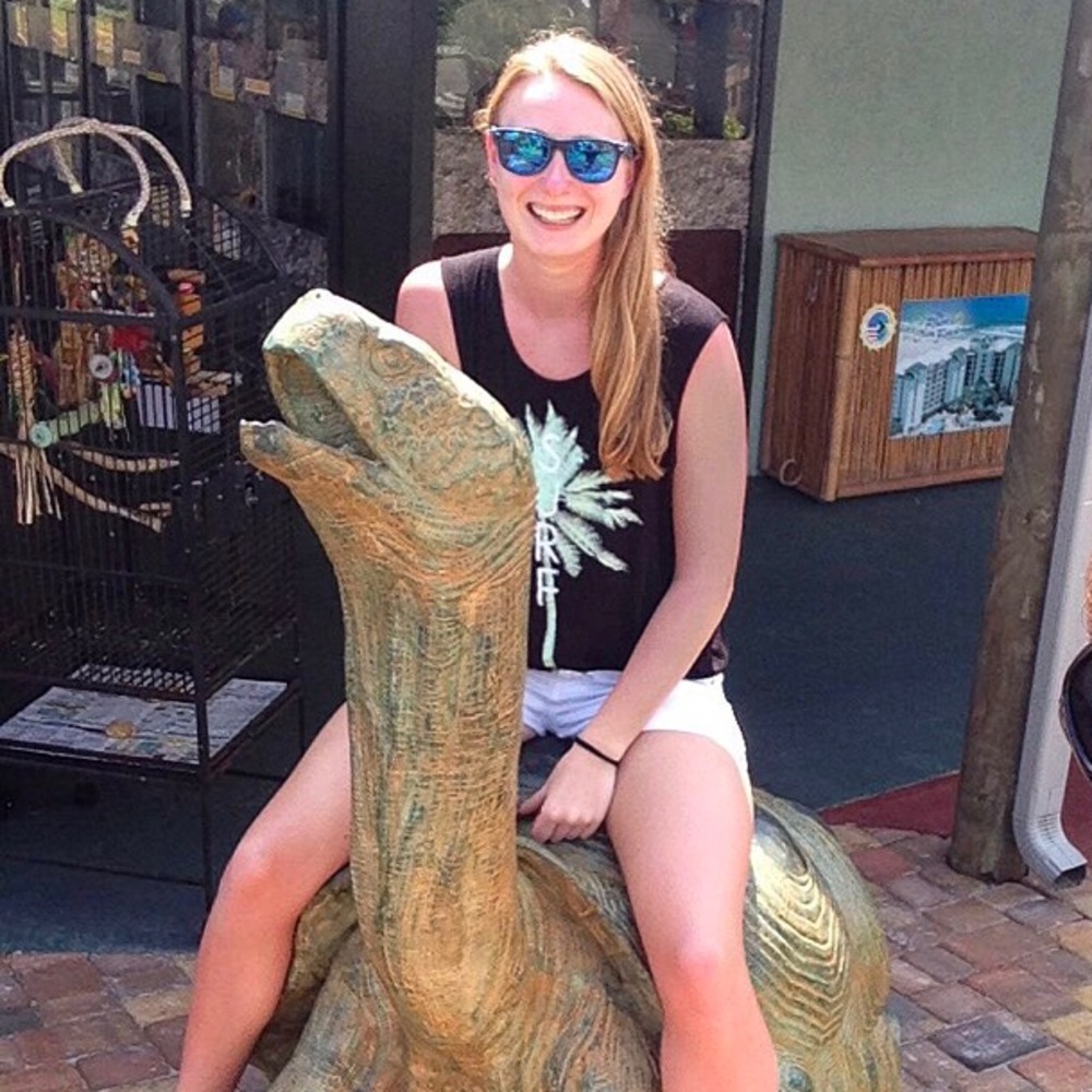 Meet your Posher, Danielle